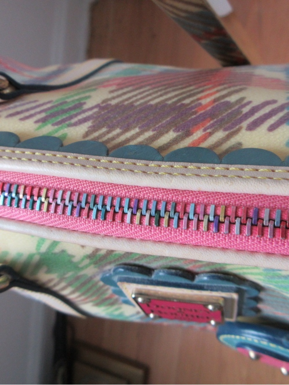 Dooney & Bourke Multicolor Plaid Barrel Bag with Pink Heart Tag - Picture 4 of 8